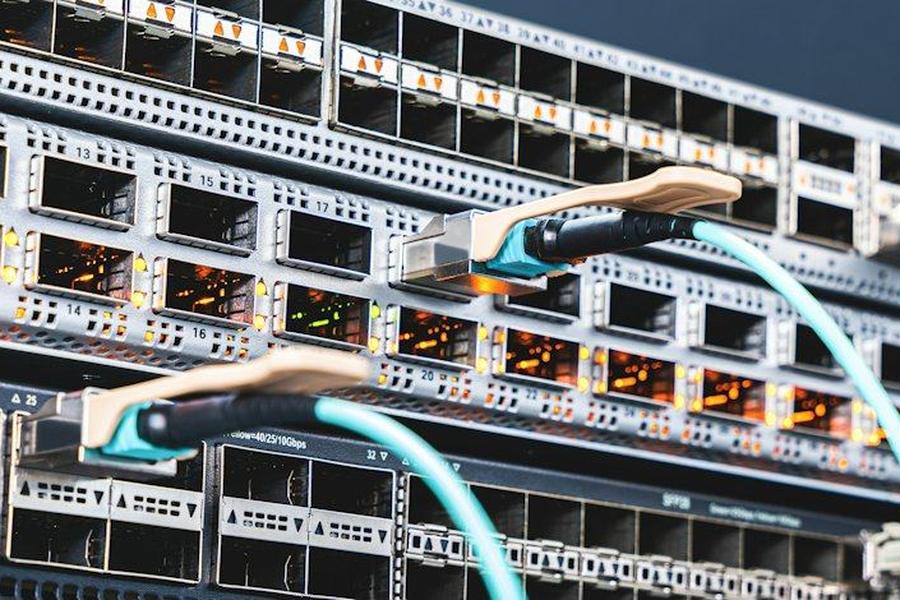 Network switch with fiber connections in a server rack